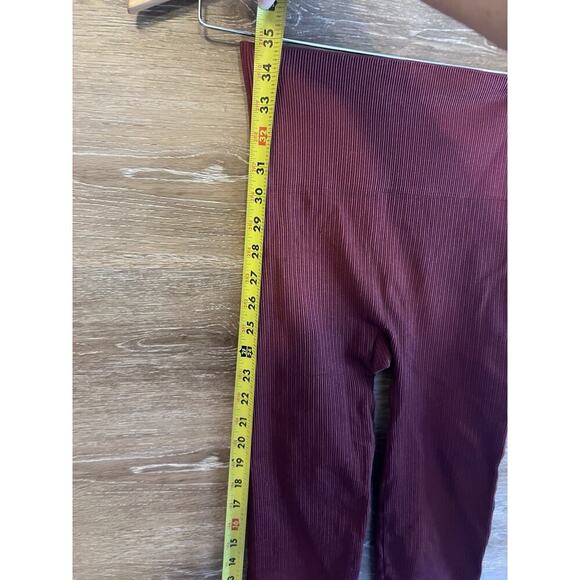 Spanx Leggings Size Medium ribbed Garnet Rose compression workout gym yoga - Picture 5 of 9